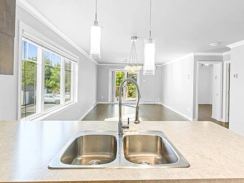 Kitchen - 2779 Rue Frégault, Laval (Chomedey), QC - Indoor Photo Showing Kitchen With Double Sink