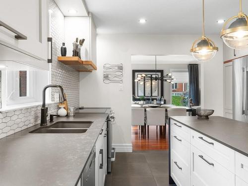 Cuisine - 379 Rue Des Bruants, Lévis (Les Chutes-De-La-Chaudière-Ouest), QC - Indoor Photo Showing Kitchen With Double Sink