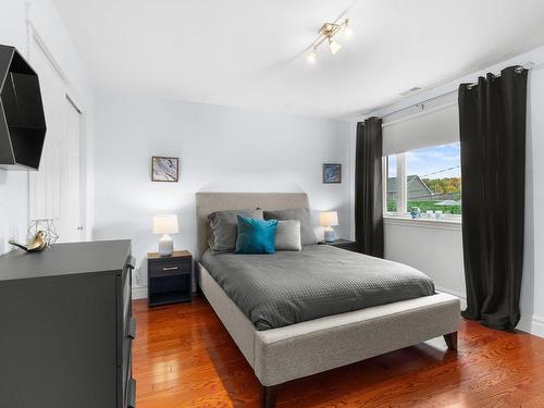 Chambre Ã Â coucher - 379 Rue Des Bruants, Lévis (Les Chutes-De-La-Chaudière-Ouest), QC - Indoor Photo Showing Bedroom