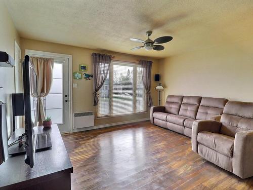 Living room - 382 Av. Alex-Leclerc, Rouyn-Noranda, QC - Indoor Photo Showing Living Room