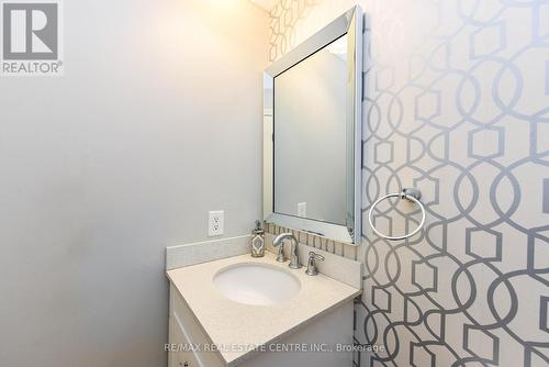 98 Church Street E, Brampton, ON - Indoor Photo Showing Bathroom