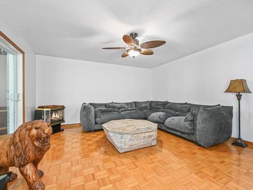 Salon - 703 Rue Maher, Clarenceville, QC - Indoor Photo Showing Living Room