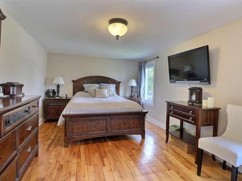 Chambre Ã  coucher principale - 224Z Ch. Des Patriotes E., Saint-Jean-Sur-Richelieu, QC - Indoor Photo Showing Bedroom