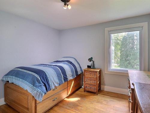 Chambre Ã Â coucher - 224Z Ch. Des Patriotes E., Saint-Jean-Sur-Richelieu, QC - Indoor Photo Showing Bedroom