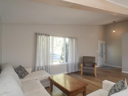 522 Thorndale Crescent, Thunder Bay, ON - Indoor Photo Showing Living Room