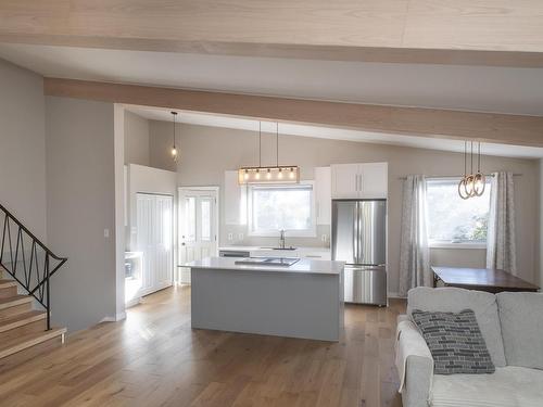 522 Thorndale Crescent, Thunder Bay, ON - Indoor Photo Showing Kitchen