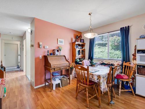 750 Uplands Crt, Kamloops, BC - Indoor Photo Showing Dining Room