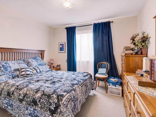 750 Uplands Crt, Kamloops, BC - Indoor Photo Showing Bedroom