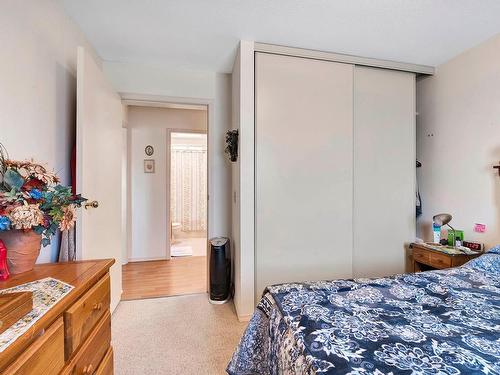 750 Uplands Crt, Kamloops, BC - Indoor Photo Showing Bedroom