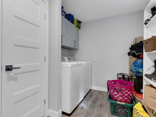 Salle de lavage - 15  - 17 154E Avenue, Saint-Hippolyte, QC - Indoor Photo Showing Laundry Room