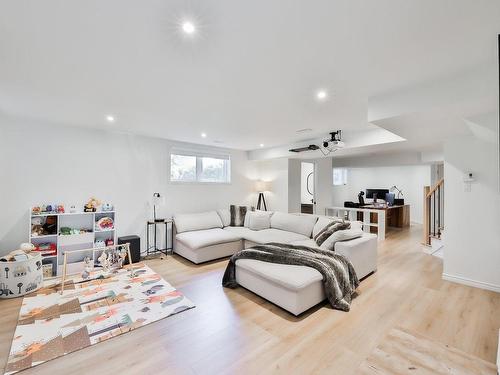 Salle familiale - 1020 Rue Côté, Saint-Jérôme, QC - Indoor Photo Showing Living Room