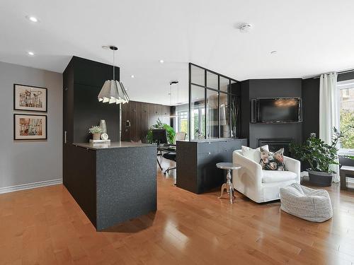 Office - 201-361 Rue Jacques-Lavigne, Sainte-Thérèse, QC - Indoor Photo Showing Living Room