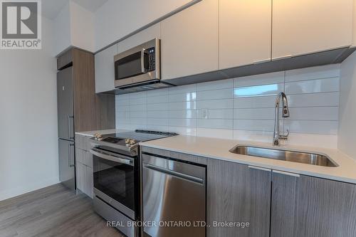 907 - 8 Hughson Street N, Hamilton, ON - Indoor Photo Showing Kitchen