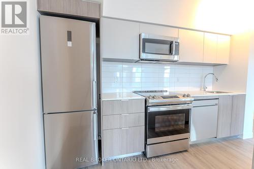 907 - 8 Hughson Street N, Hamilton, ON - Indoor Photo Showing Kitchen With Upgraded Kitchen