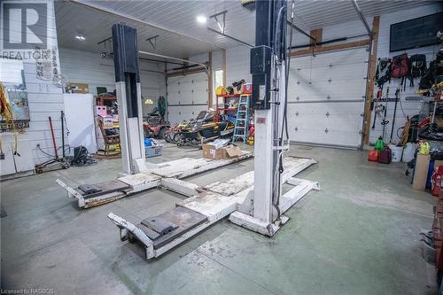 1440 Highway 6, South Bruce Peninsula, ON - Indoor Photo Showing Garage