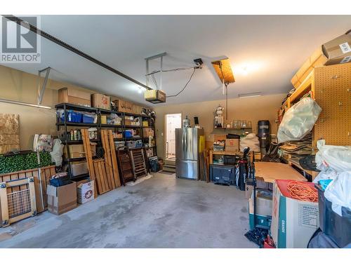 2492 Shannon View Drive, West Kelowna, BC - Indoor Photo Showing Garage