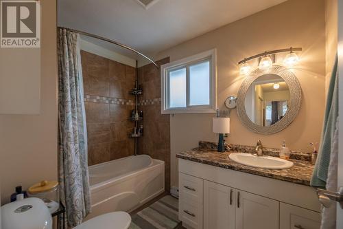 3099 South Main Street Unit# 53, Penticton, BC - Indoor Photo Showing Bathroom