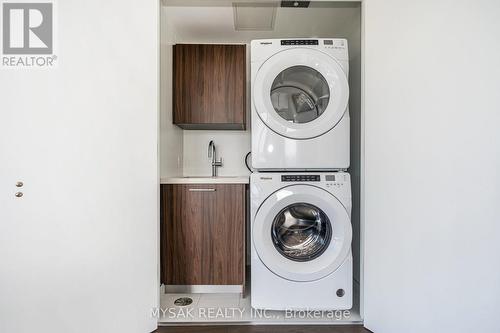 1001 - 33 Frederick Todd Way, Toronto, ON - Indoor Photo Showing Laundry Room