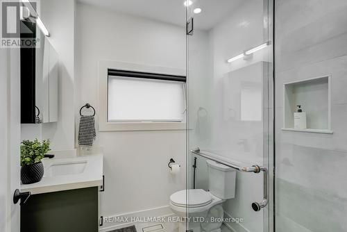 88 Greenwood Avenue, Toronto, ON - Indoor Photo Showing Bathroom