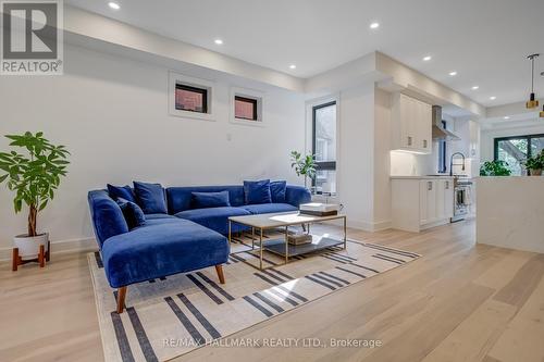 88 Greenwood Avenue, Toronto, ON - Indoor Photo Showing Living Room