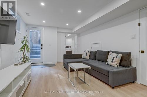 88 Greenwood Avenue, Toronto, ON - Indoor Photo Showing Living Room