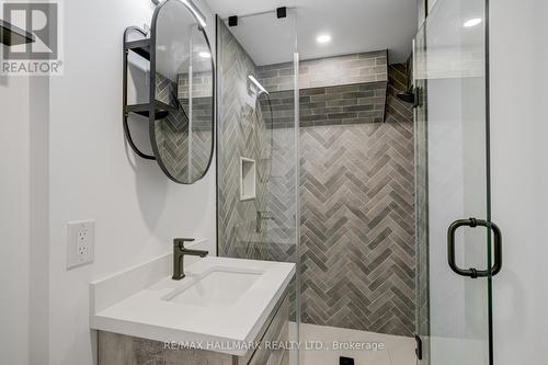 88 Greenwood Avenue, Toronto, ON - Indoor Photo Showing Bathroom