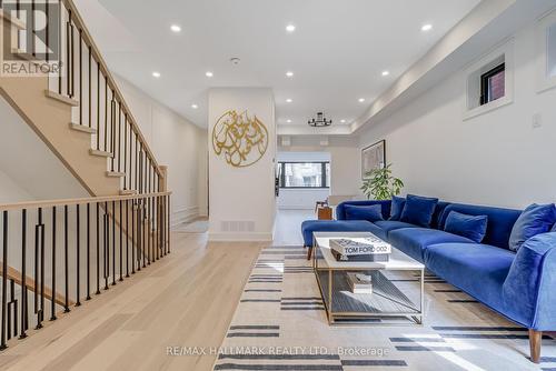 88 Greenwood Avenue, Toronto, ON - Indoor Photo Showing Living Room