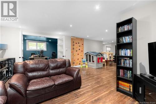 181 Valmont Street, Dieppe, NB - Indoor Photo Showing Living Room