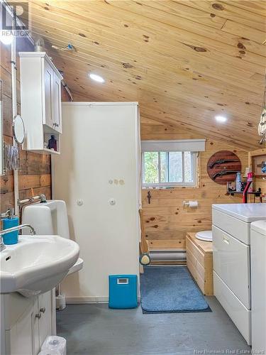 25 Holt Road, Harvey, NB - Indoor Photo Showing Laundry Room