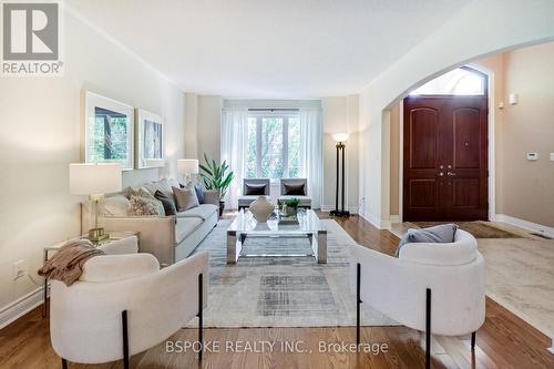 197 Rivermill Crescent, Vaughan, ON - Indoor Photo Showing Living Room