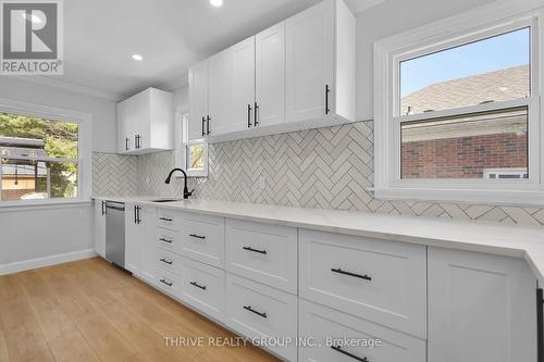 1346 Langmuir Avenue, London, ON - Indoor Photo Showing Kitchen