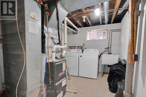 1346 Langmuir Avenue, London, ON - Indoor Photo Showing Laundry Room