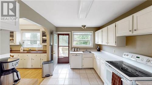 100 Brookview Crescent, Saint John, NB - Indoor Photo Showing Kitchen