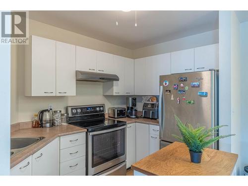 629 Lansdowne Street Unit# 205, Kamloops, BC - Indoor Photo Showing Kitchen