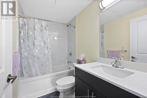 1611 Banwell Unit# 414, Windsor, ON - Indoor Photo Showing Bathroom