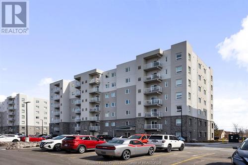 1611 Banwell Unit# 414, Windsor, ON - Outdoor With Balcony With Facade