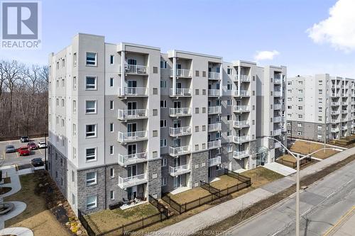 1611 Banwell Unit# 414, Windsor, ON - Outdoor With Balcony With Facade