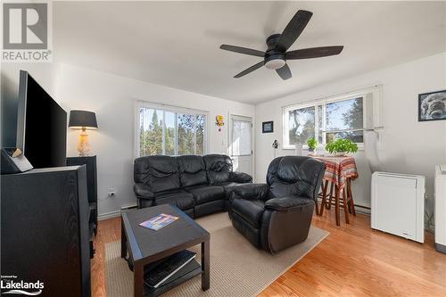 1050 Privet Drive, Minden Hills, ON - Indoor Photo Showing Living Room