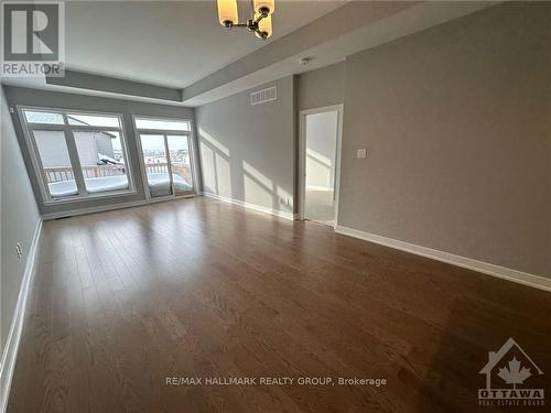 608 Knotridge Street, Ottawa, ON - Indoor Photo Showing Other Room