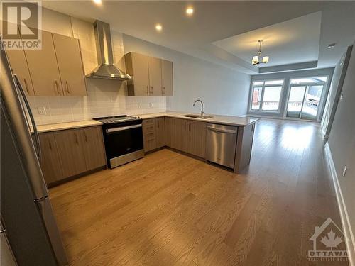 608 Knotridge Street, Ottawa, ON - Indoor Photo Showing Kitchen