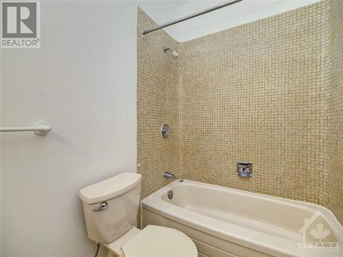 306 Cathcart Street, Ottawa, ON - Indoor Photo Showing Bathroom