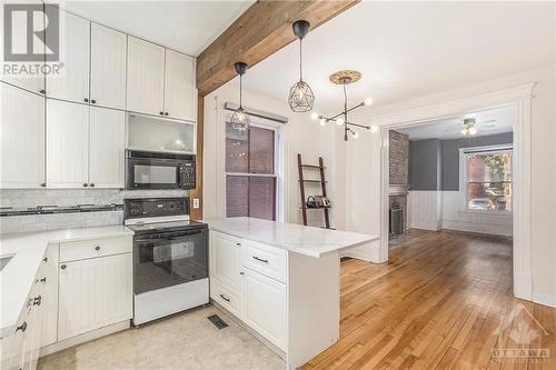 128 Flora Street, Ottawa, ON - Indoor Photo Showing Kitchen