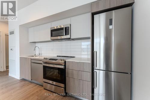 901 - 8 Hughson Street N, Hamilton, ON - Indoor Photo Showing Kitchen With Upgraded Kitchen