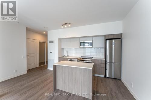 901 - 8 Hughson Street N, Hamilton, ON - Indoor Photo Showing Kitchen