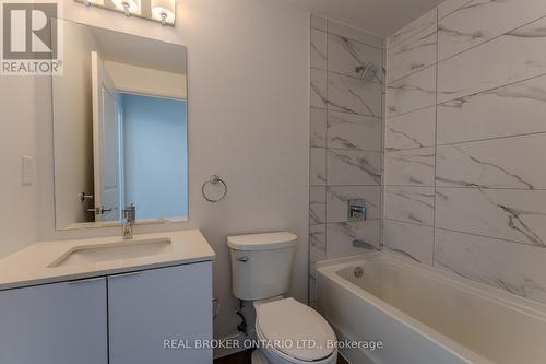 901 - 8 Hughson Street N, Hamilton, ON - Indoor Photo Showing Bathroom