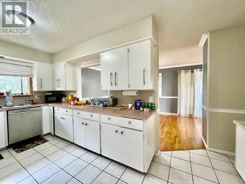 2524 Churchill Road, West Kelowna, BC - Indoor Photo Showing Kitchen