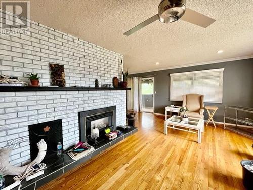 2524 Churchill Road, West Kelowna, BC - Indoor Photo Showing Living Room With Fireplace