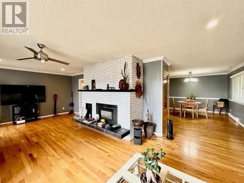 2524 Churchill Road, West Kelowna, BC - Indoor Photo Showing Living Room With Fireplace