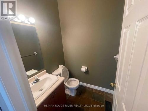 1700 Bishop Court, Oshawa (Samac), ON - Indoor Photo Showing Bathroom