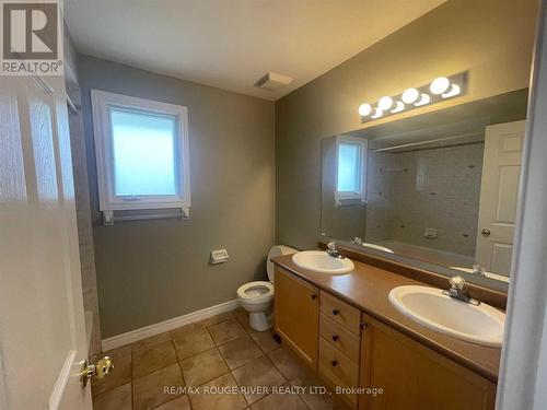 1700 Bishop Court, Oshawa (Samac), ON - Indoor Photo Showing Bathroom